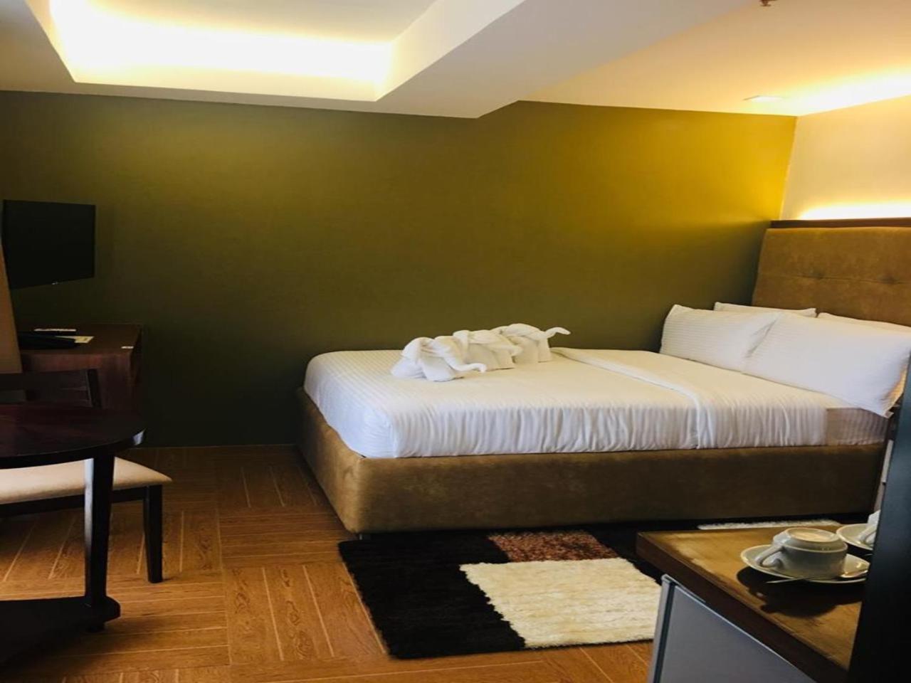 Treasure Island Hotel With Mini Water Adventure Masbate City Экстерьер фото